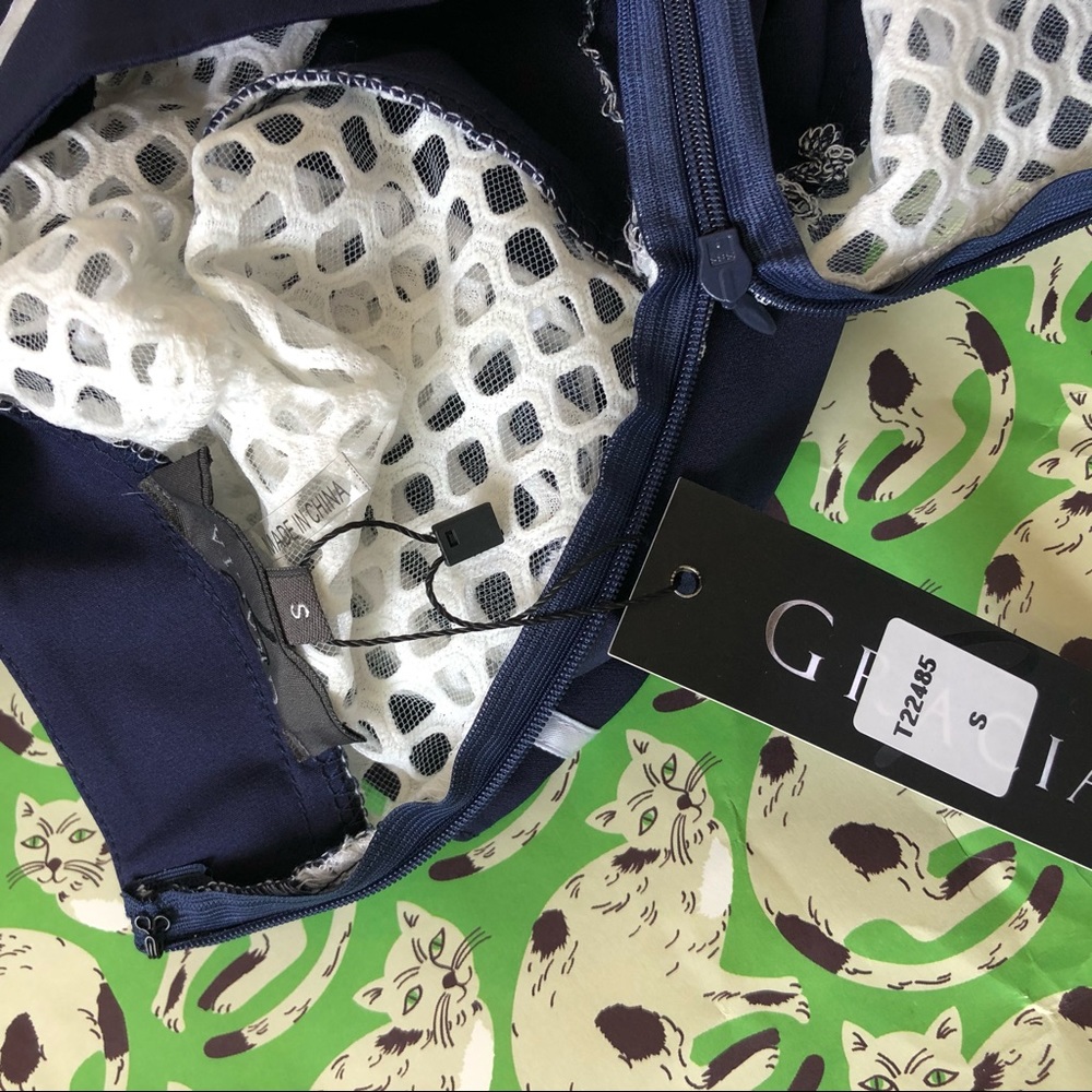 2 left . GRACIA MESH SHOULDER DETAILED RUFFLE TOP - Picture 3 of 4